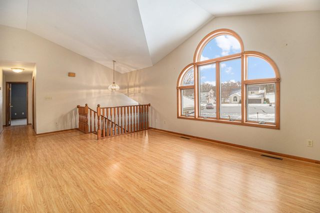 9082 Dallas Place, Crown Point, IN 46307