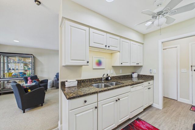6005 Eden Prairie Road 210, Edina, MN 55436
