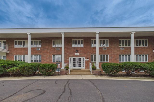6005 Eden Prairie Road 210, Edina, MN 55436