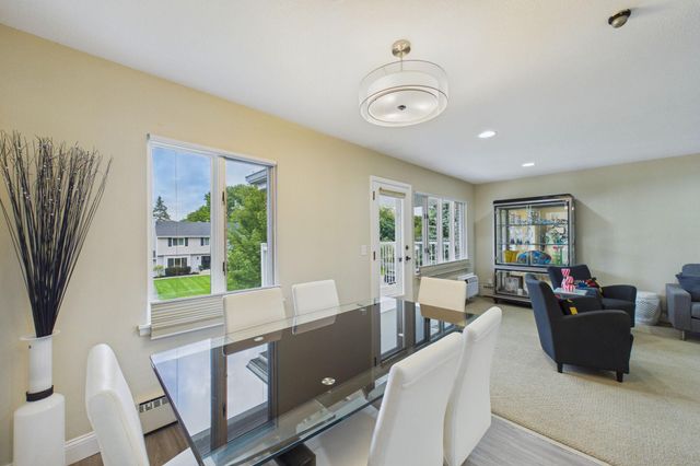 6005 Eden Prairie Road 210, Edina, MN 55436