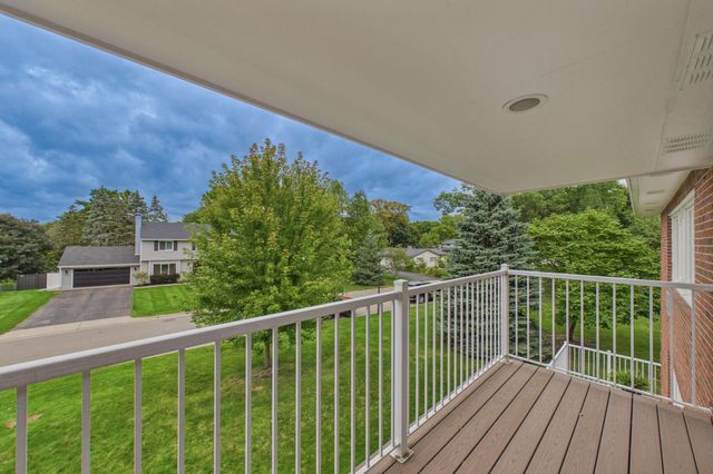 6005 Eden Prairie Road 210, Edina, MN 55436