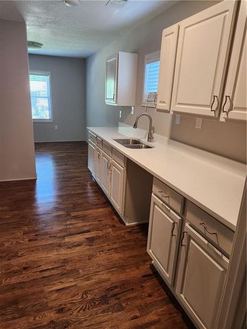 3013 E 77 Terrace, Kansas City, MO 64132