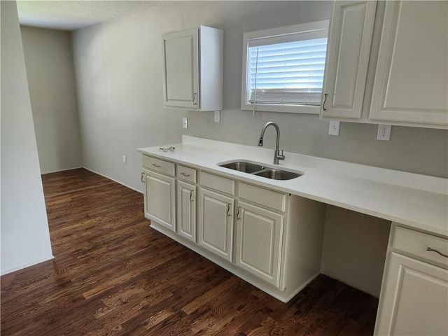 3013 E 77 Terrace, Kansas City, MO 64132
