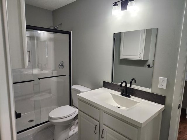 3013 E 77 Terrace, Kansas City, MO 64132