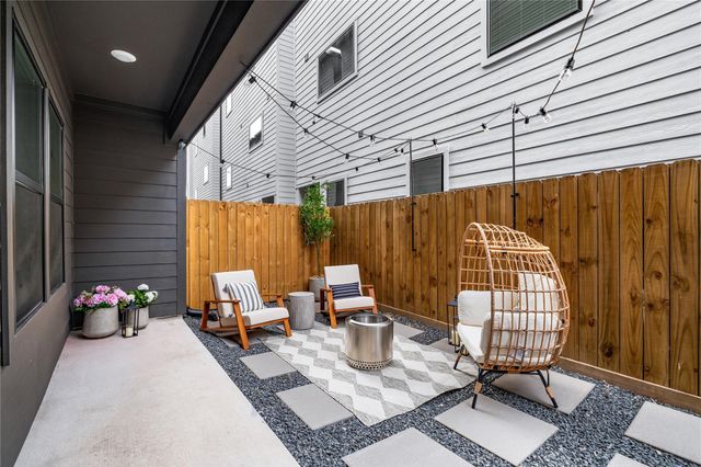 1614 Ojeman Road E, Houston, TX 77055