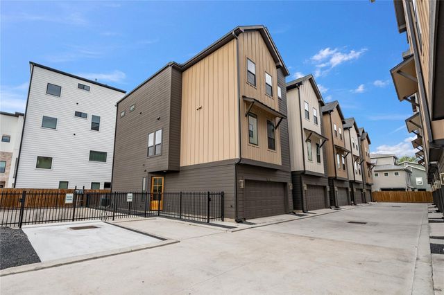 1614 Ojeman Road E, Houston, TX 77055