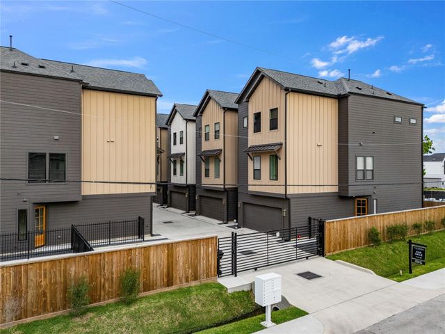 1614 Ojeman Road E, Houston, TX 77055