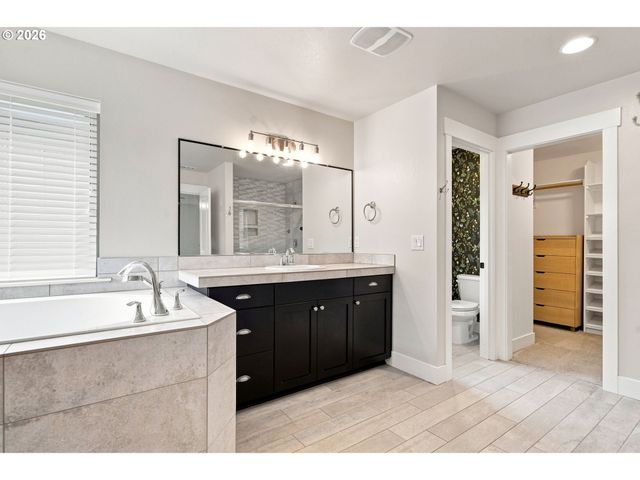 4208 Nw 121ST Cir, Vancouver, WA 98685
