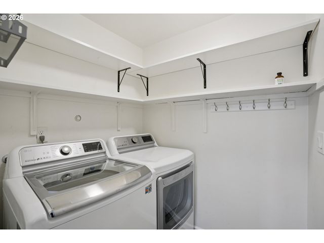 2140 Sw WYNWOOD Ave, Portland, OR 97225