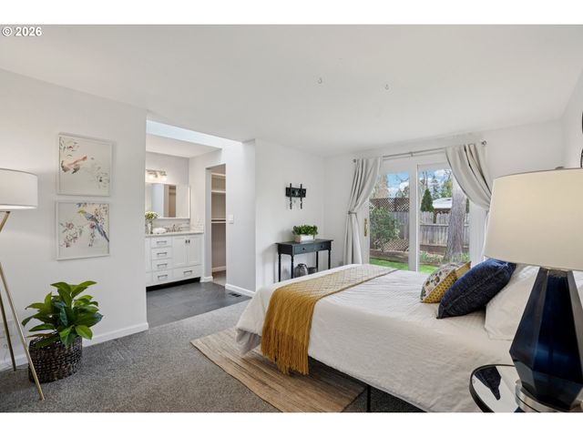 2140 Sw WYNWOOD Ave, Portland, OR 97225