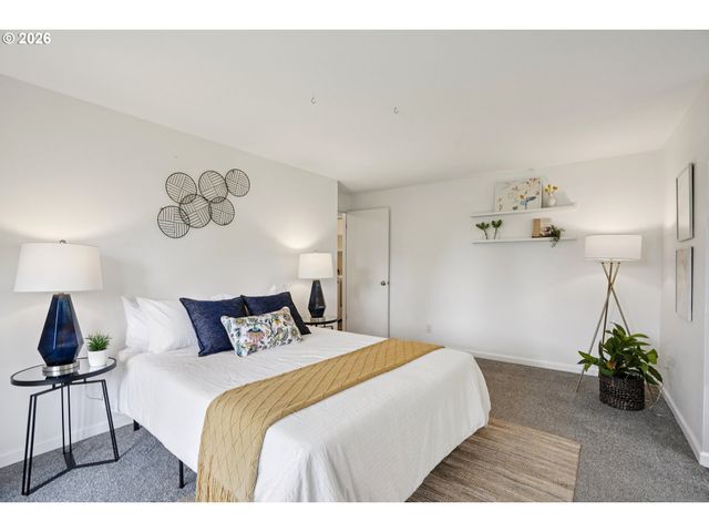 2140 Sw WYNWOOD Ave, Portland, OR 97225