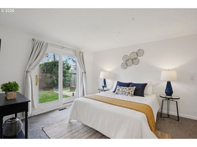 2140 Sw WYNWOOD Ave, Portland, OR 97225