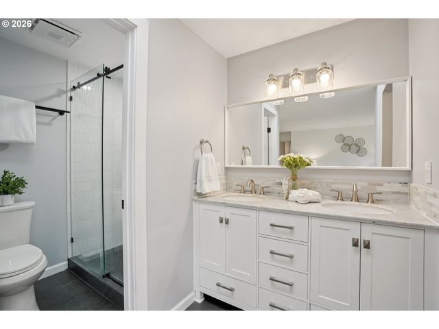 2140 Sw WYNWOOD Ave, Portland, OR 97225