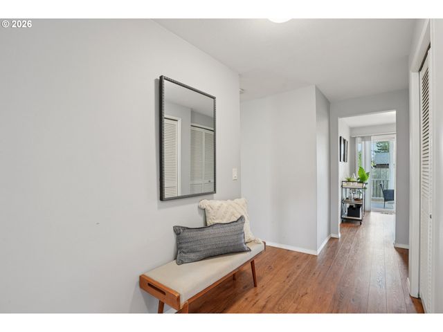 2140 Sw WYNWOOD Ave, Portland, OR 97225