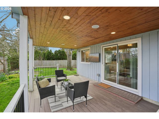 2140 Sw WYNWOOD Ave, Portland, OR 97225