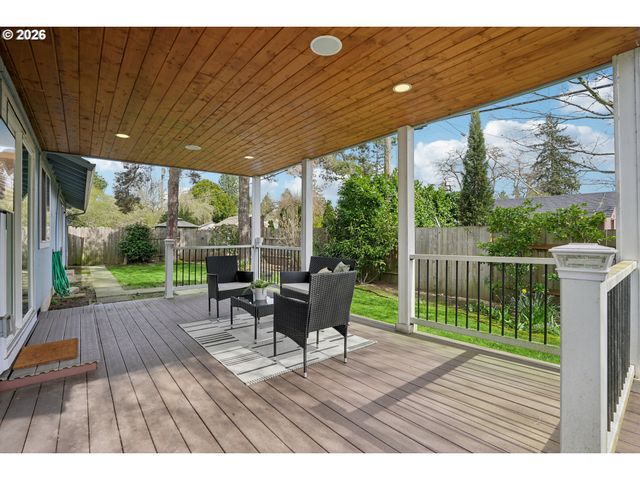 2140 Sw WYNWOOD Ave, Portland, OR 97225