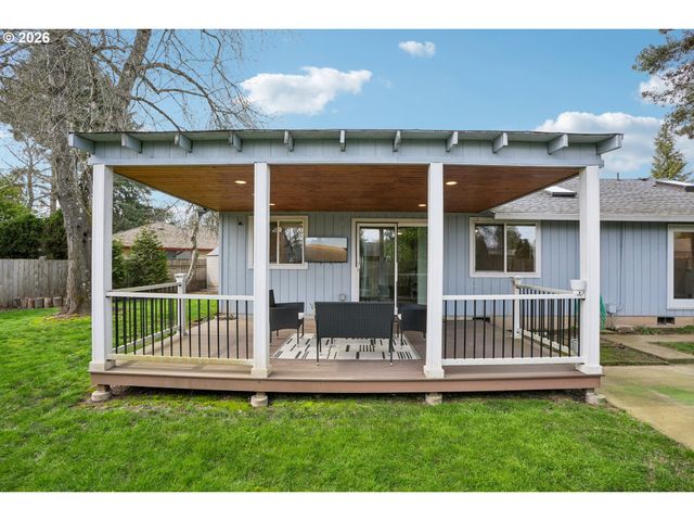 2140 Sw WYNWOOD Ave, Portland, OR 97225