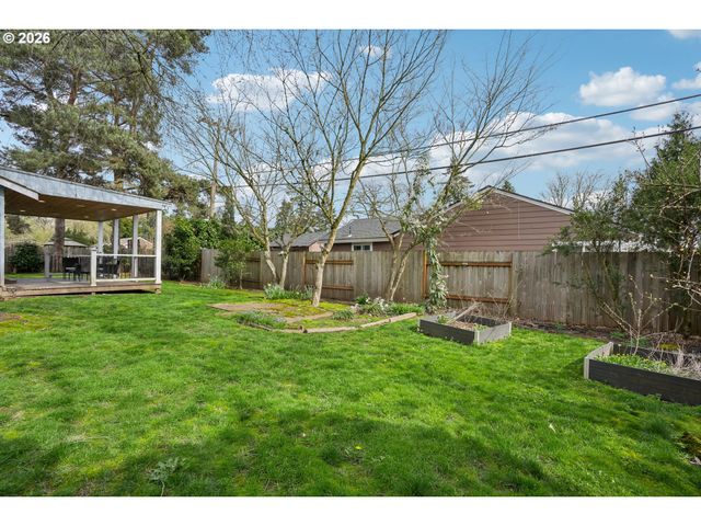 2140 Sw WYNWOOD Ave, Portland, OR 97225