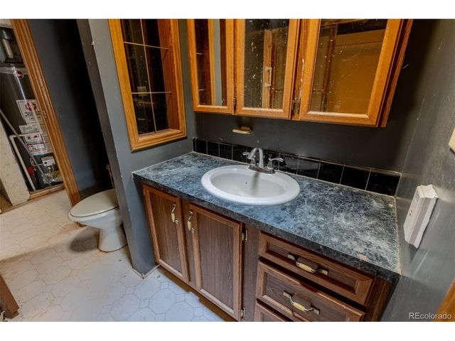 114 6th St, Hugo, CO 80821