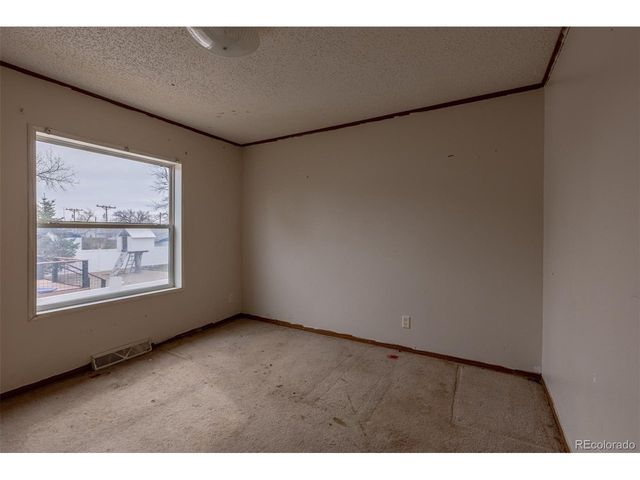 114 6th St, Hugo, CO 80821