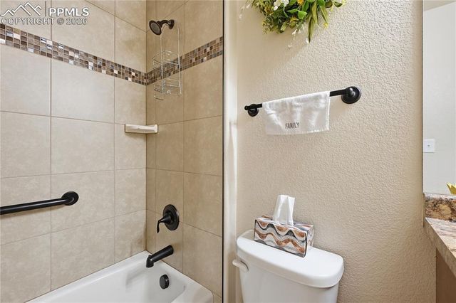 2218 Cliffmoor Lane, Pueblo, CO 81008