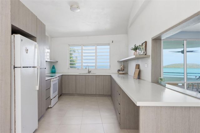 Casa Barco CALLE MAR BELLA, Vega Baja, PR 00693