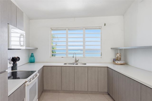 Casa Barco CALLE MAR BELLA, Vega Baja, PR 00693