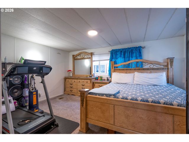 3553 LINDA St, Woodburn, OR 97071