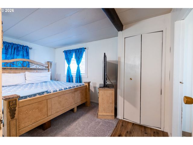 3553 LINDA St, Woodburn, OR 97071