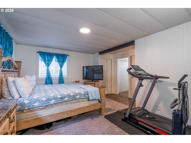 3553 LINDA St, Woodburn, OR 97071