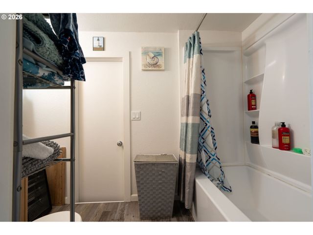 3553 LINDA St, Woodburn, OR 97071