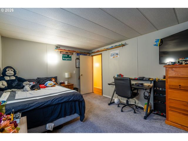 3553 LINDA St, Woodburn, OR 97071