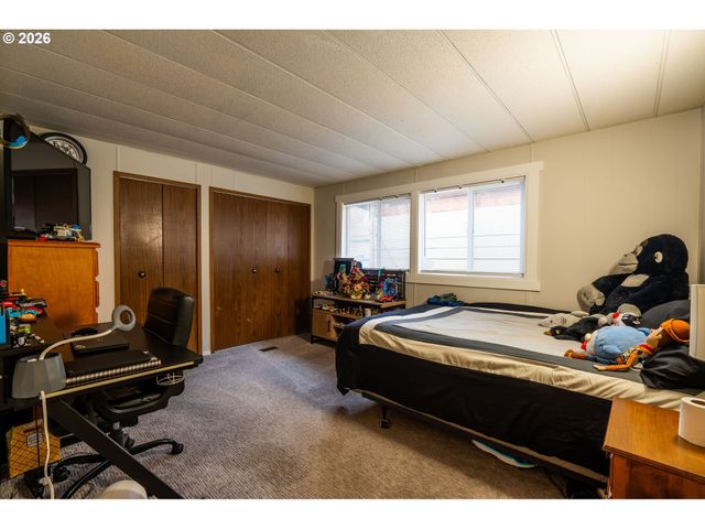 3553 LINDA St, Woodburn, OR 97071