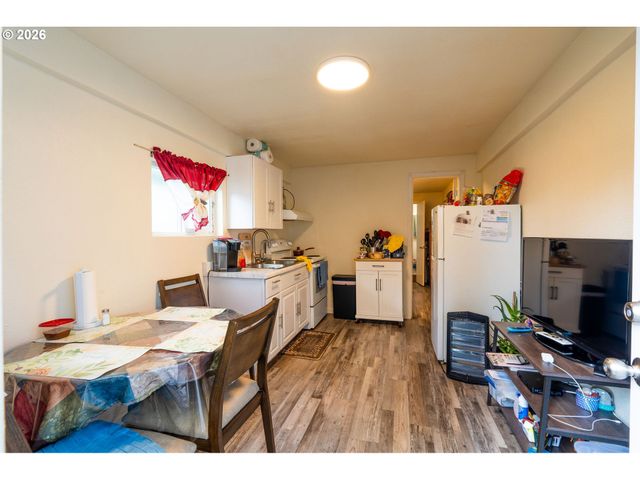 3553 LINDA St, Woodburn, OR 97071