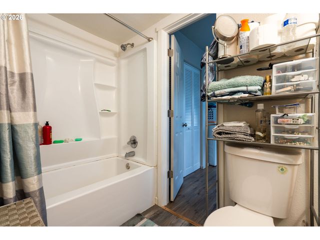 3553 LINDA St, Woodburn, OR 97071