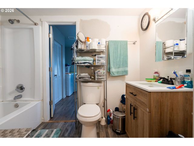 3553 LINDA St, Woodburn, OR 97071