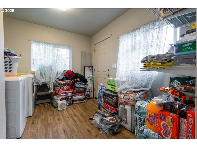 3553 LINDA St, Woodburn, OR 97071