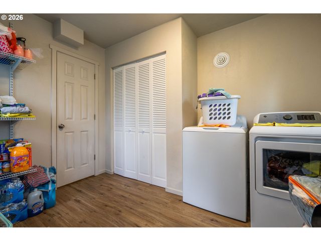 3553 LINDA St, Woodburn, OR 97071