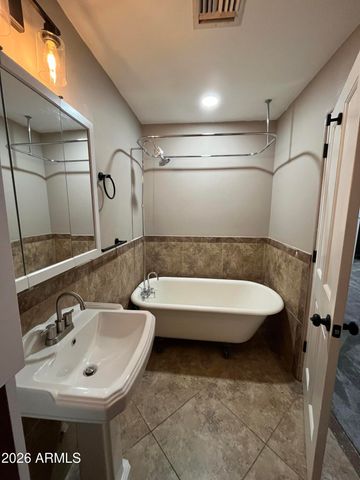 1002 S ROOSEVELT Street, Tempe, AZ 85281