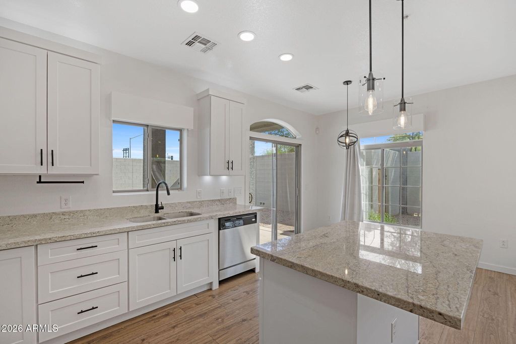 Image 15 of property listing at 280 S EVERGREEN Road 1368, Tempe, AZ 85288