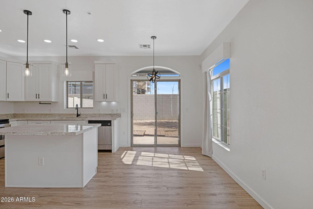 Image 9 of property listing at 280 S EVERGREEN Road 1368, Tempe, AZ 85288