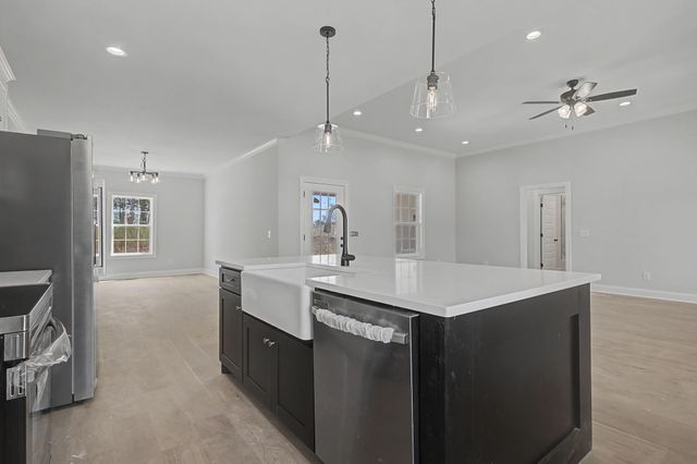 302 Cornerstone Dr, Shelbyville, TN 37160