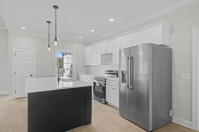 302 Cornerstone Dr, Shelbyville, TN 37160