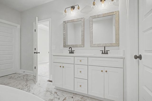 302 Cornerstone Dr, Shelbyville, TN 37160