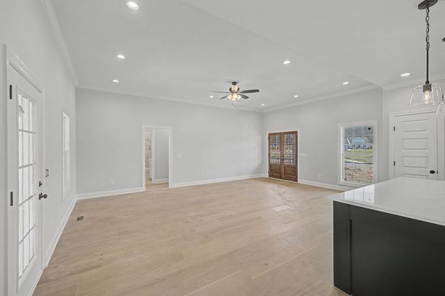 302 Cornerstone Dr, Shelbyville, TN 37160