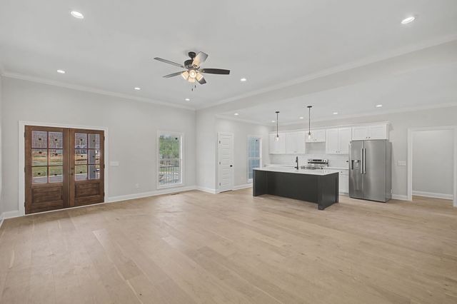 302 Cornerstone Dr, Shelbyville, TN 37160