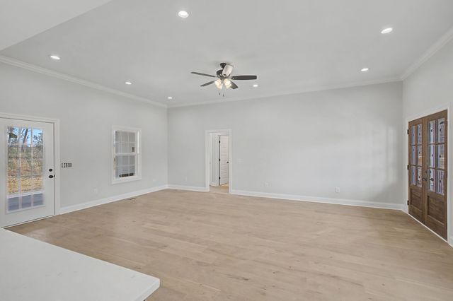 302 Cornerstone Dr, Shelbyville, TN 37160