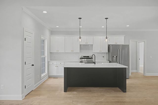 302 Cornerstone Dr, Shelbyville, TN 37160