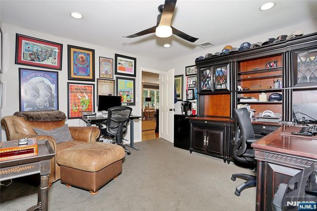 252 Bayberry Lane, Franklin Lakes, NJ 07417