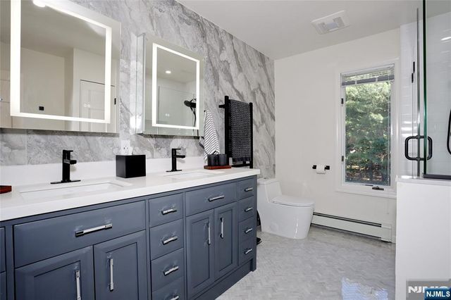 252 Bayberry Lane, Franklin Lakes, NJ 07417